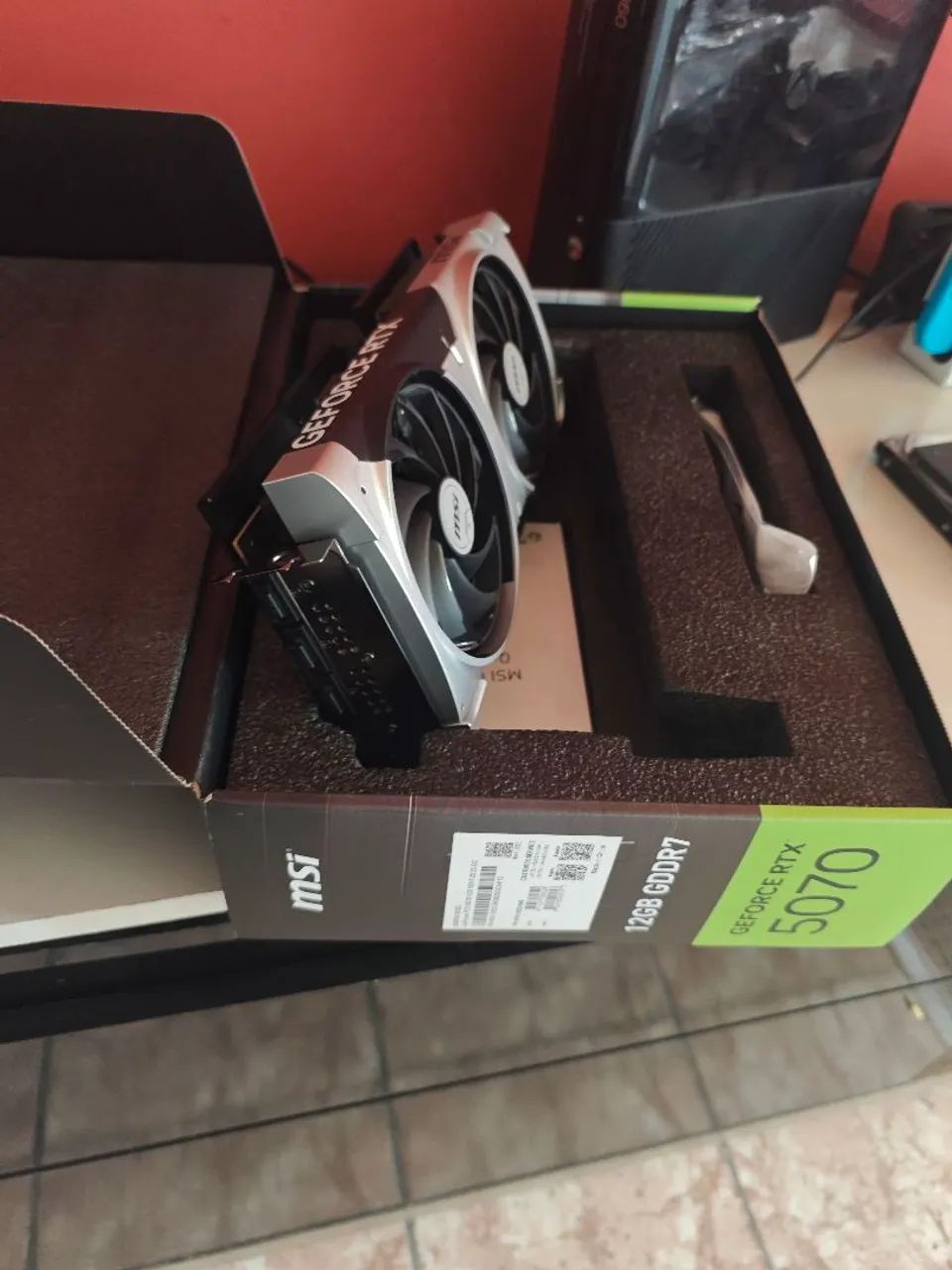 RTX 5070 MSI OC Gddr7 - Foto 3