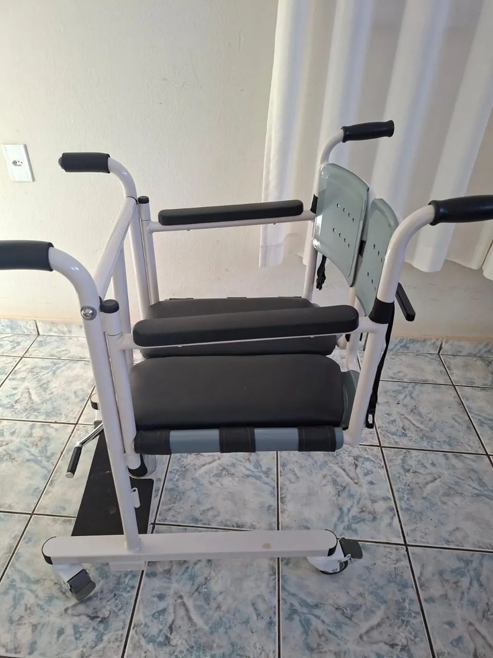 Vende-se cadeira de transferência  - Foto 5