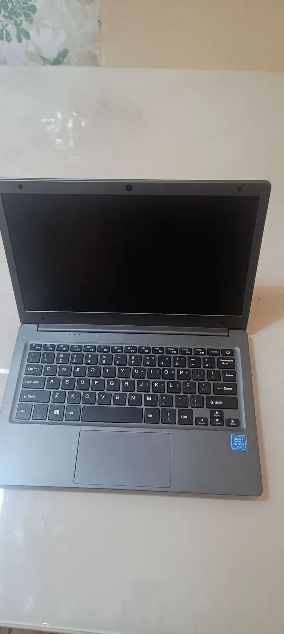 COMPUTADOR 11 POLEGADAS 