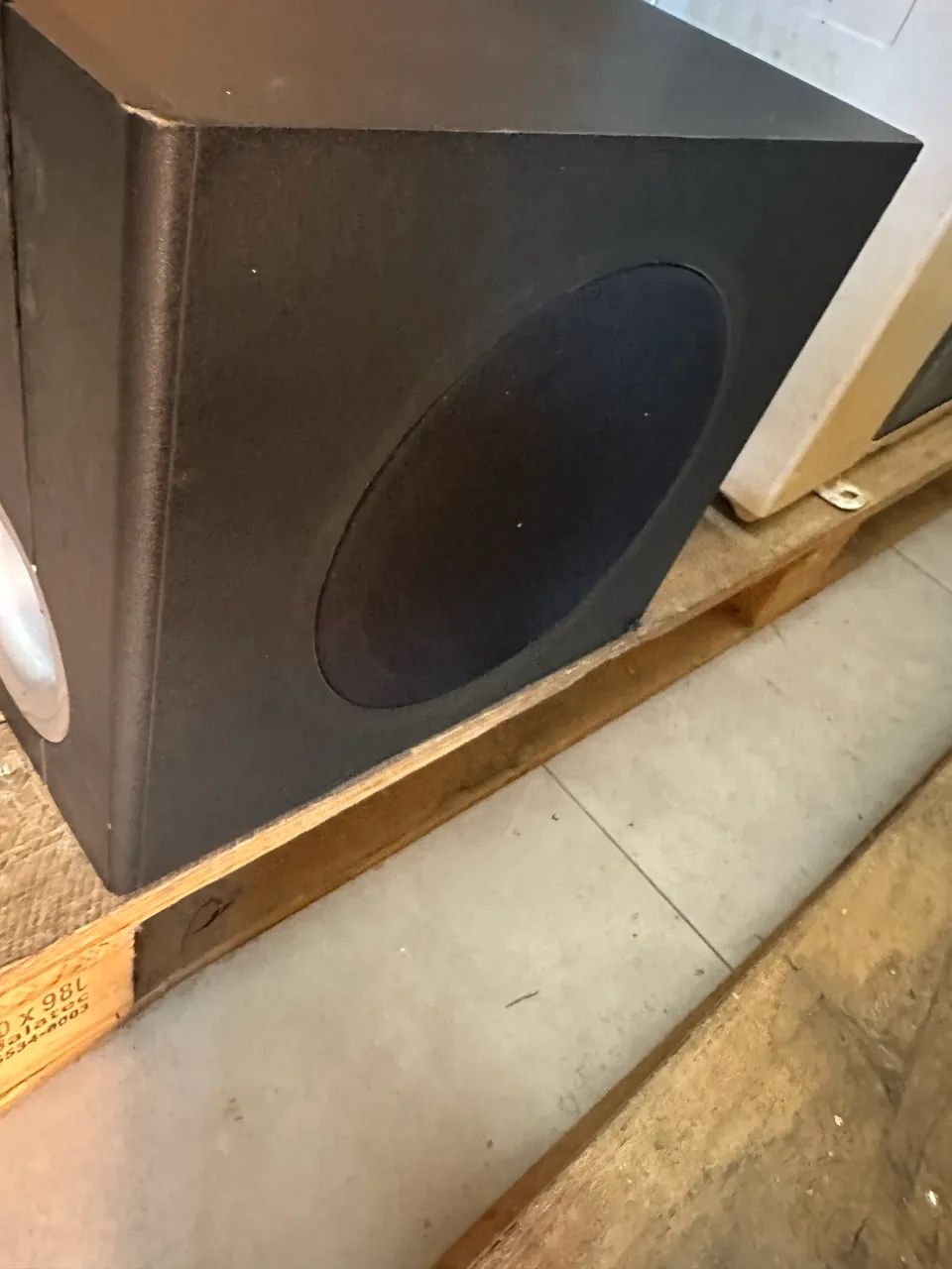 Caixa subwoofer 