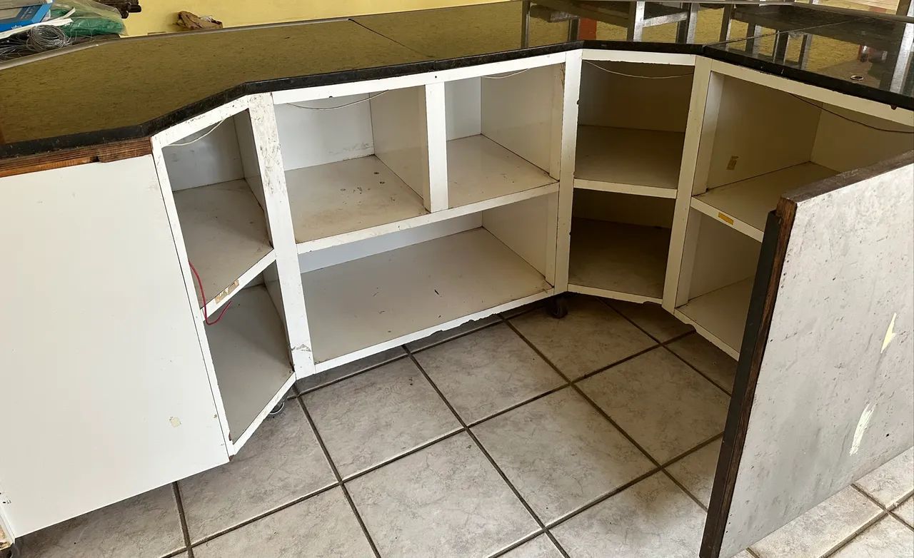 Balcão Caixa em Mármore e Aço inoxidável  - Foto 4