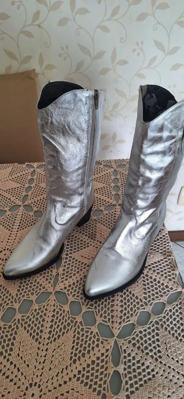 Bota de couro prateado  - Foto 2