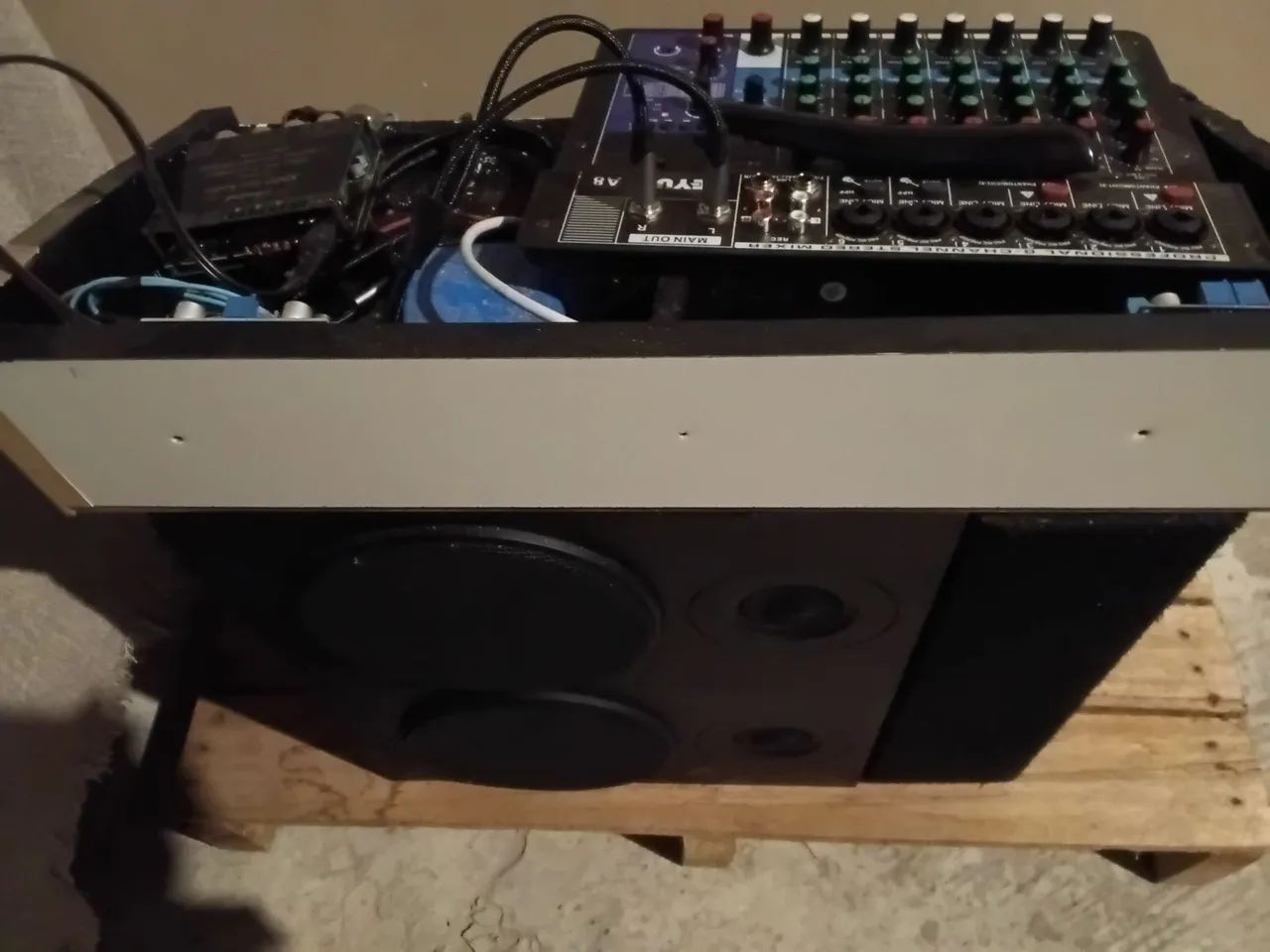Sistema de som para eventos.