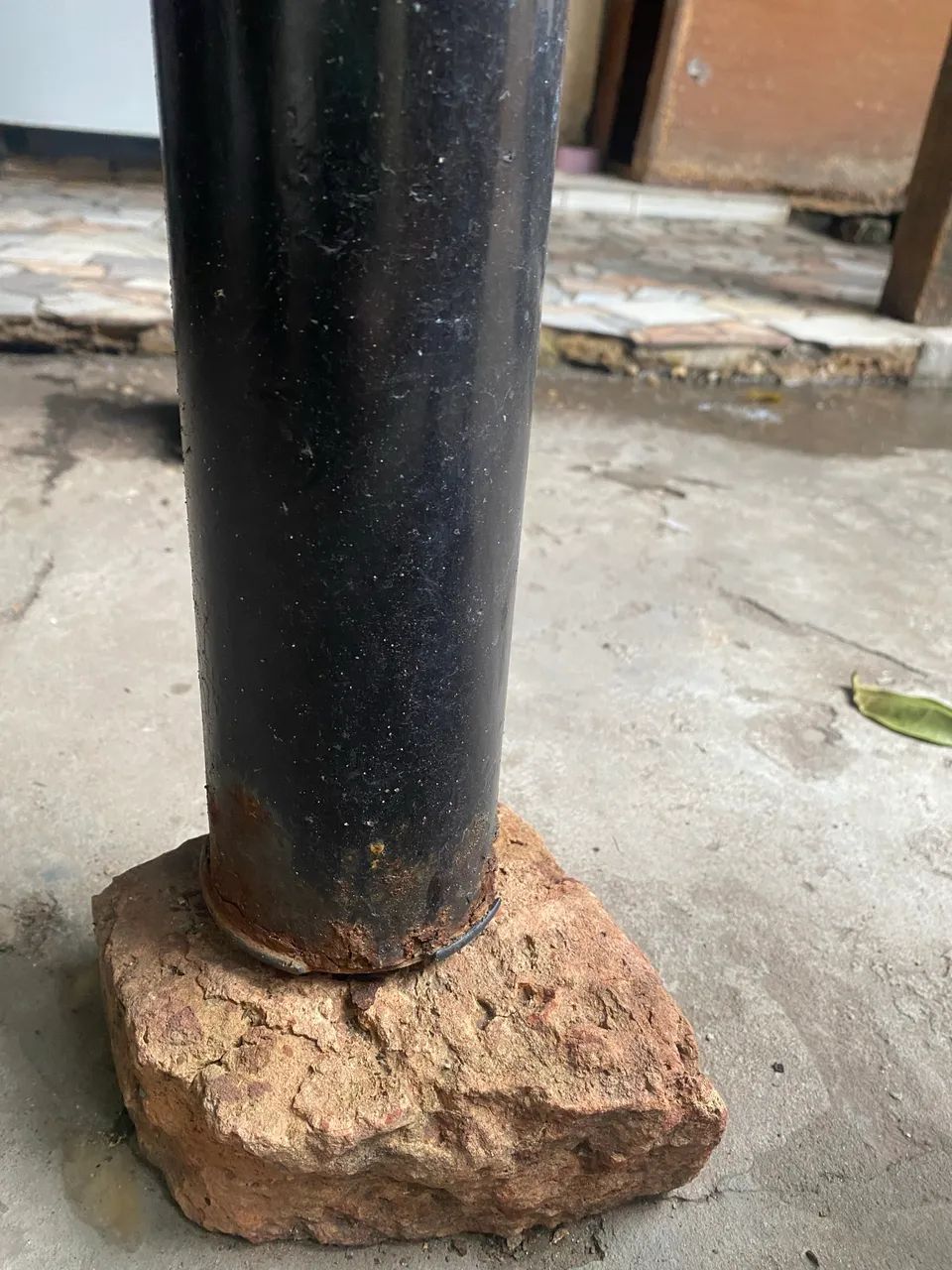 Mesa de ferro com 6 cadeiras 65579521075841123