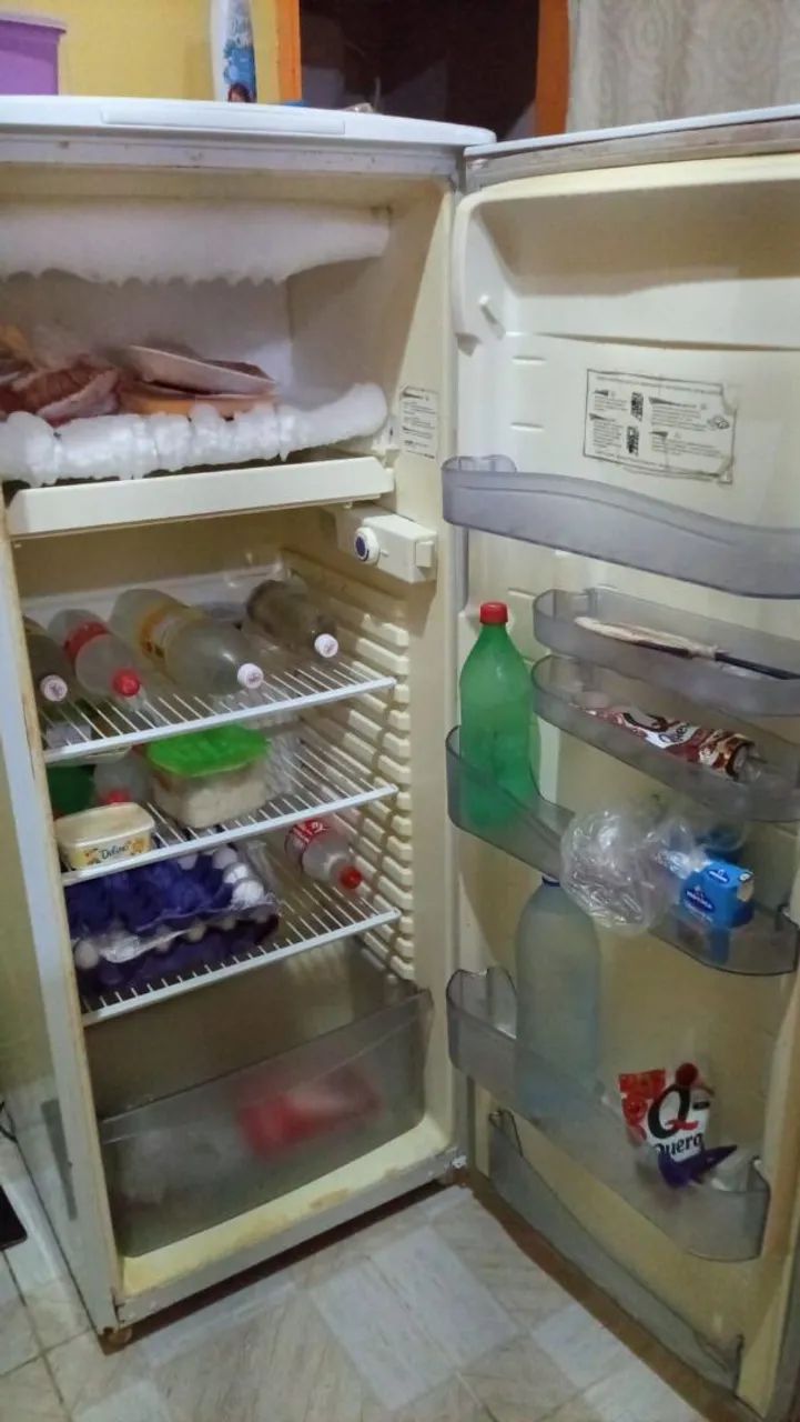 Vendo geladeira estema funciona perfeitamente - Foto 2