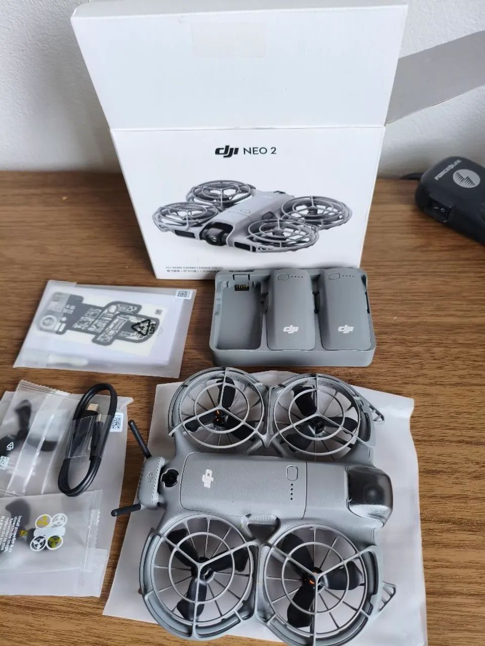 Dji neo 2 - 3 baterias, Hub e transmissor  - Foto 3