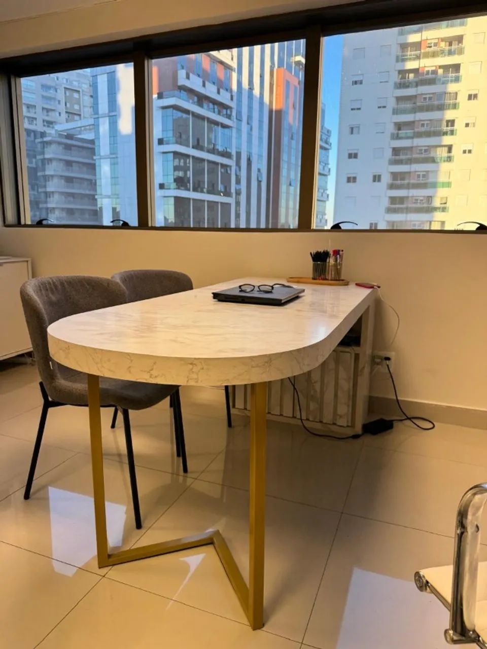 Mesa de escritório grande 