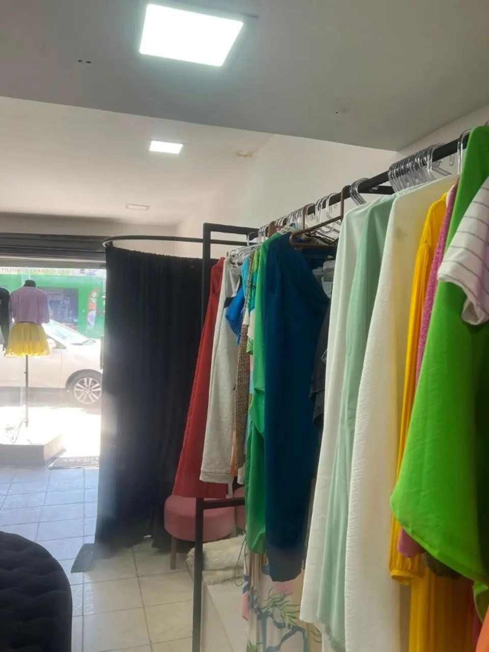 REPASSE DE LOJA DE ROUPAS FEMININAS - LOJA COMPLETA - Foto 4