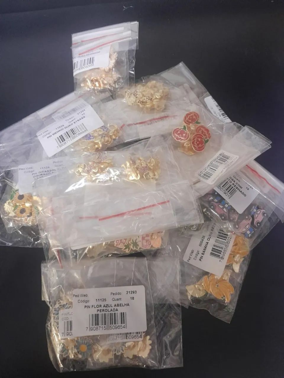 Pingente para chinelo (pins) Banhados a ouro. - Foto 5