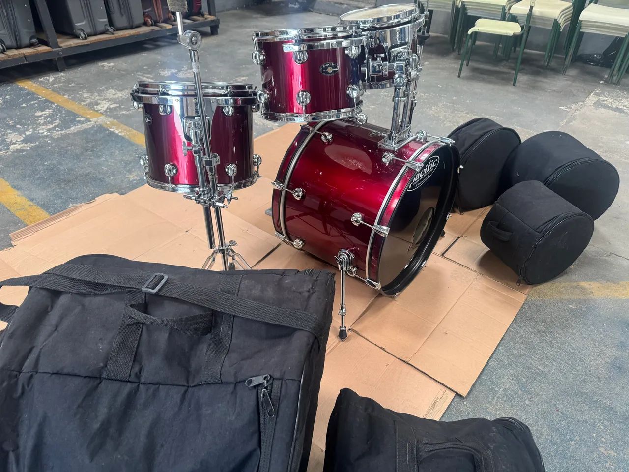 Bateria DW PACIFIC extremamente nova com case!!! - Foto 4