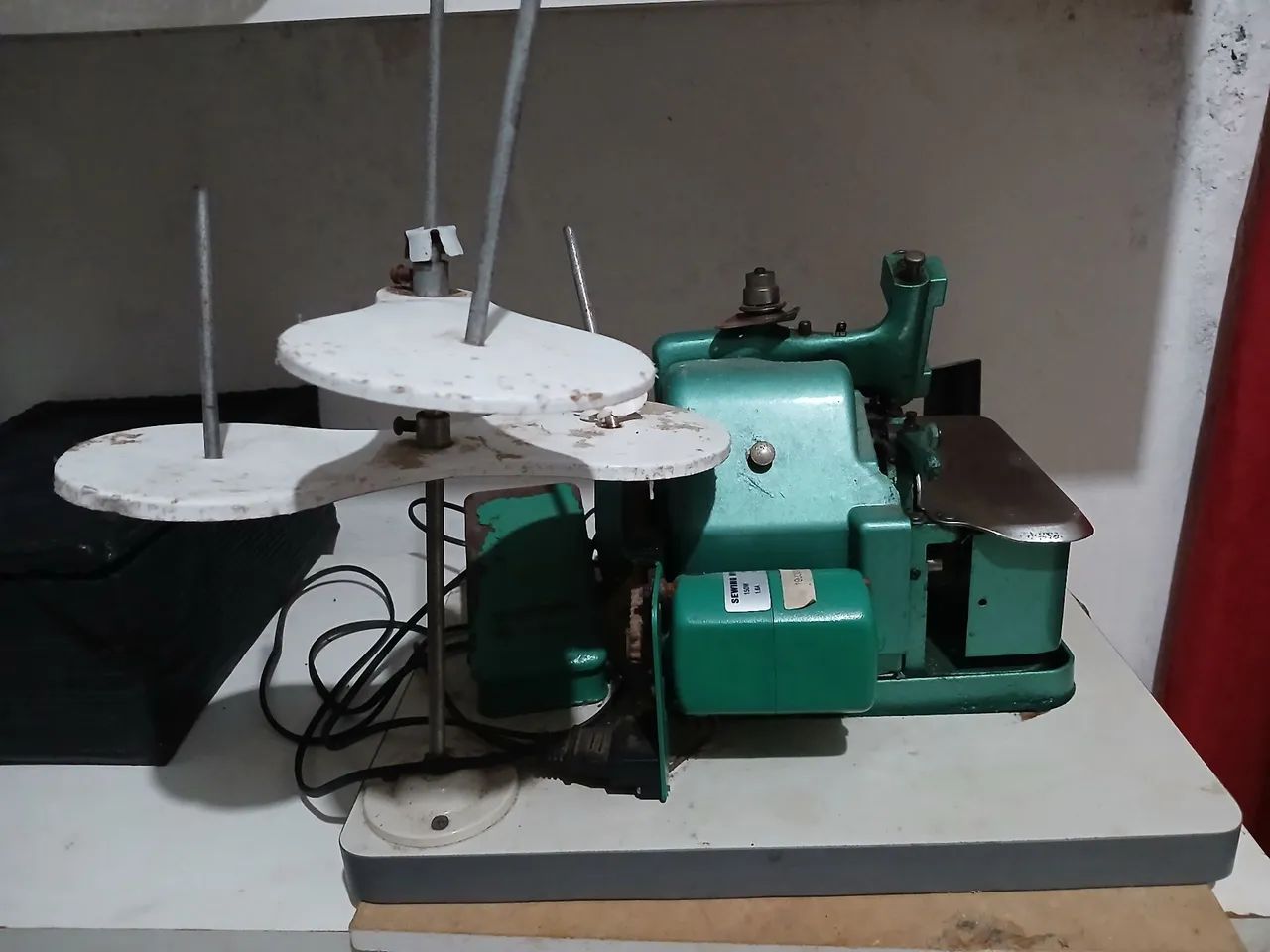Máquina Overlock - Foto 2
