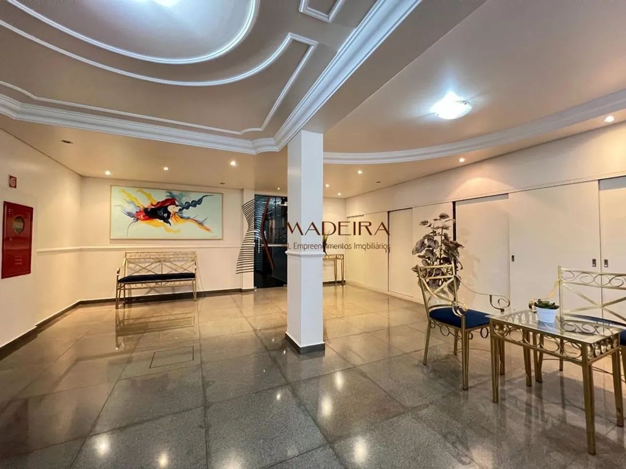 Apartamento à Venda em Zona 04, Maringá - PR - Foto 2