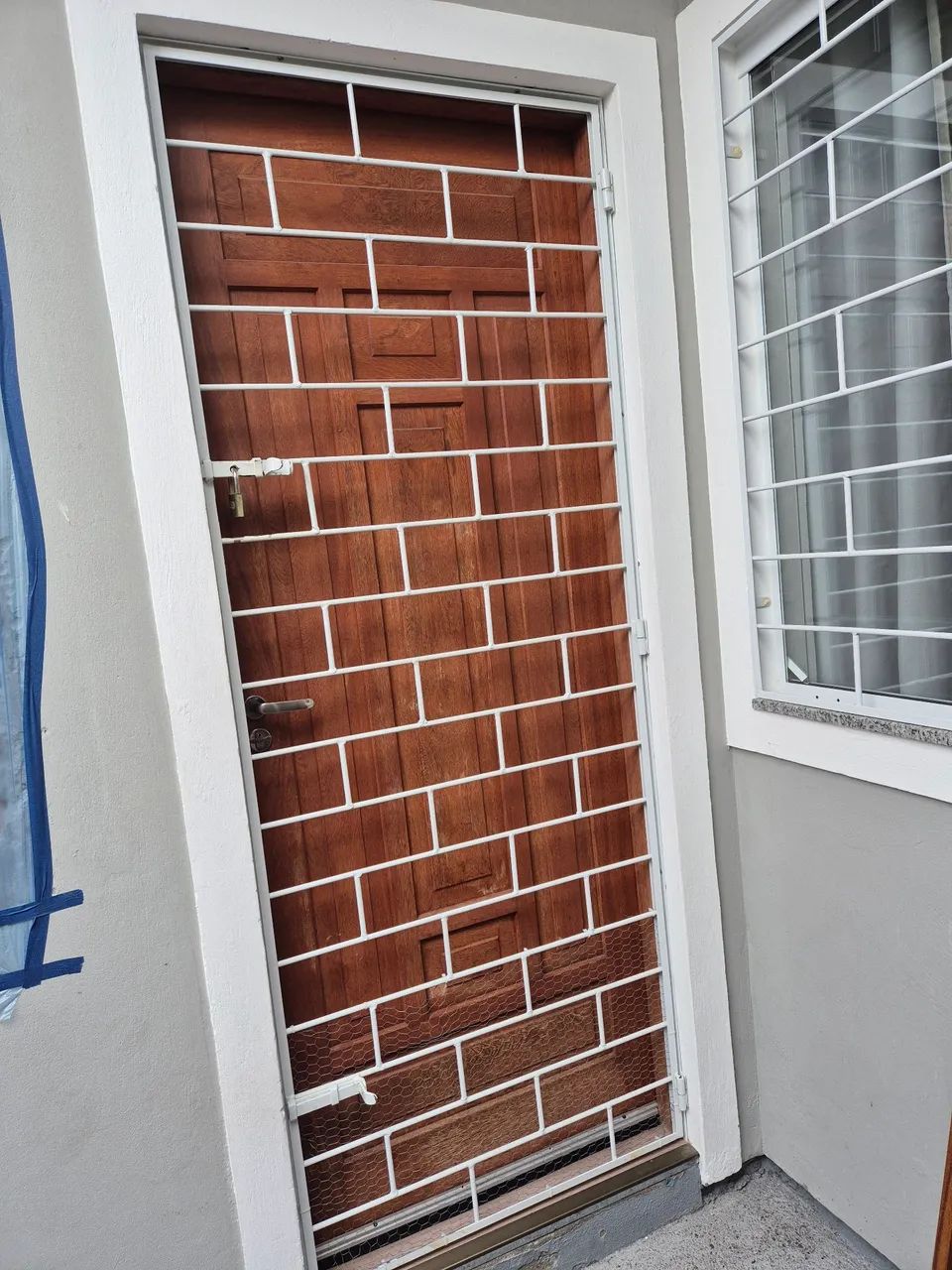 Porta com grade