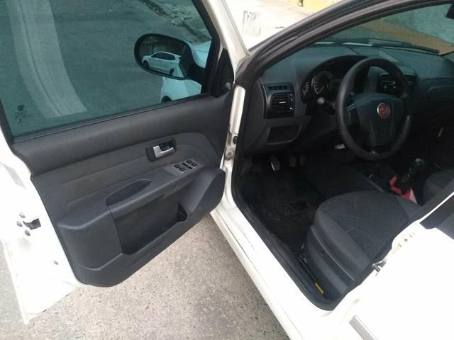 Fiat Siena El 1.4 flex com gnv muito novo - Foto 2