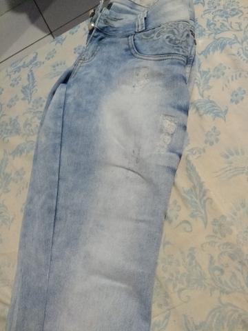 Roupas seminovas - Foto 4