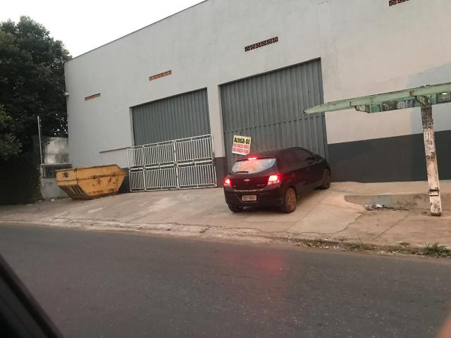 Vendo barracões comerciais