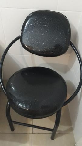 Vendo ou troco cadeira preta reclinável