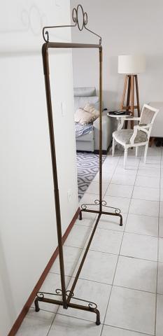 Arara de roupas cobre linda! - Foto 3