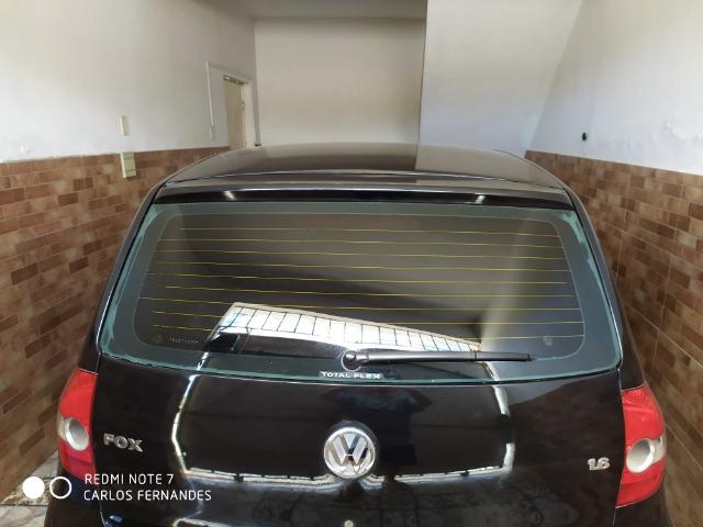 Vendo VW Fox 1.6 2005 4p Flex/GNV com ar/dh/trava - Foto 2