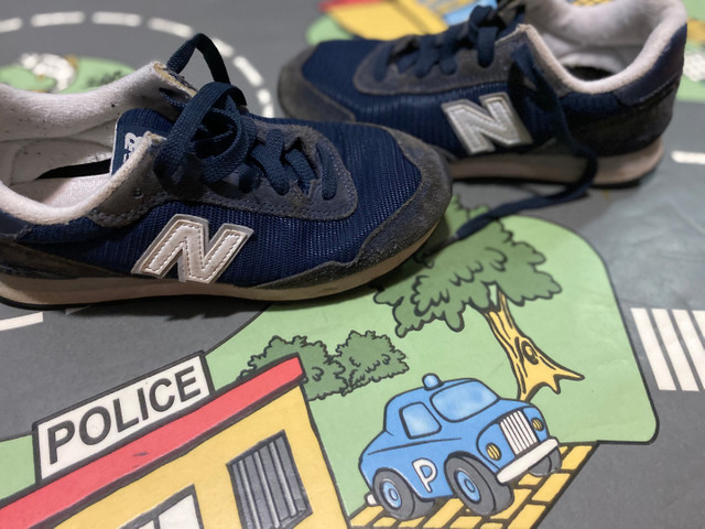 new balance tamanho 33