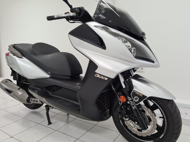DOWNTOWN 300I 2018 / REAÇÃO SUZUKI