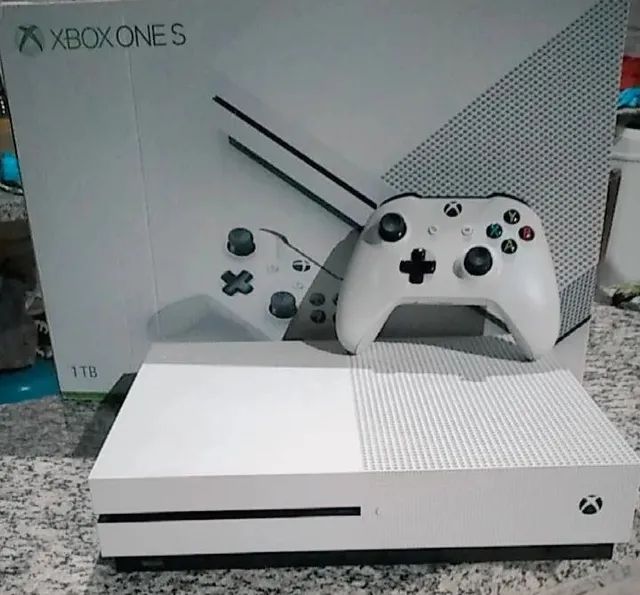 Microsoft Xbox One S 1tb (Usado) - Videogames - Piacatuba