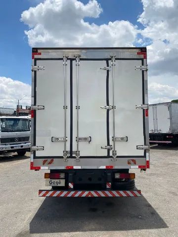 M. Benz  1016 ano 2013/2013 Baú Refrigerado Excelente Estado - Foto 4