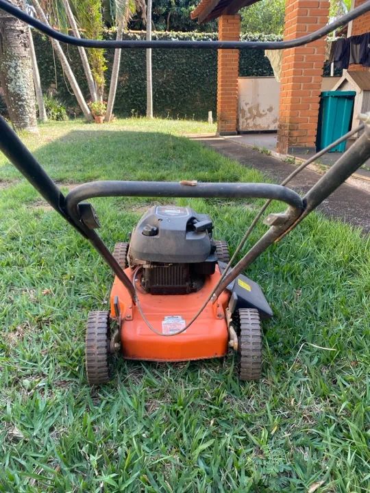 Roçadeira de grama à gasolina. Marca TRAMONTINA - Foto 3
