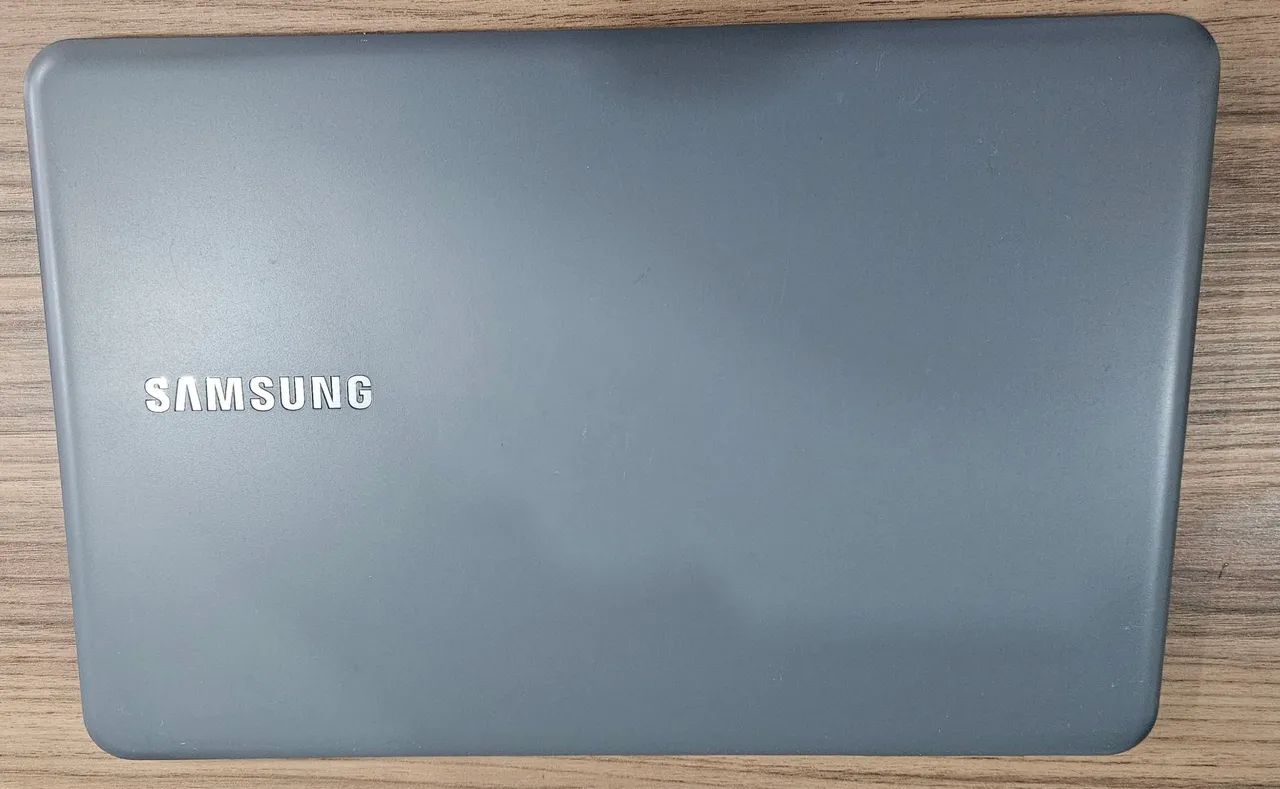Notebook Samsung E30