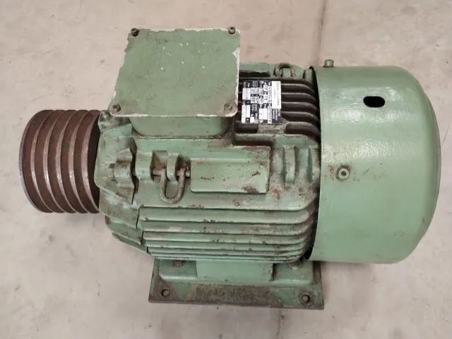 Motor Elétrico Trifásico GE 15 CV-220/380V - Foto 2