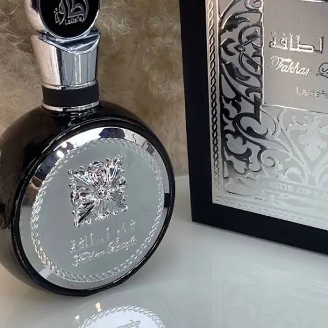 Fakhar Black Lattafa