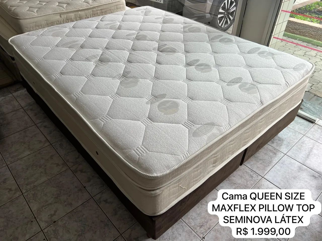 Cama Queen Size Maxflex Pillow Top Seminova