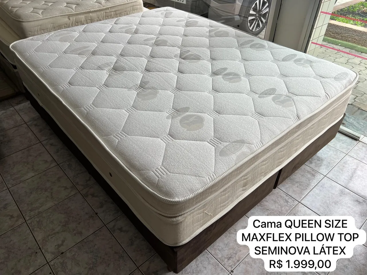 Cama Queen Size Maxflex Pillow Top Seminova