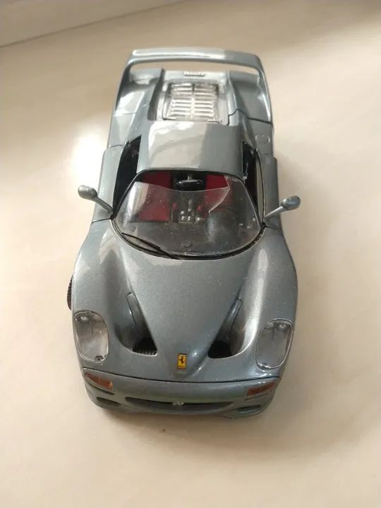 Miniatura Ferrari F50 Bburago 1:18 Cinza Metálico - Foto 3