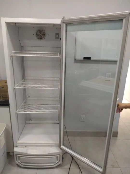 Refrigerador Expositora Porta de Vidro Gelopar GPTU-40 414L - Foto 2