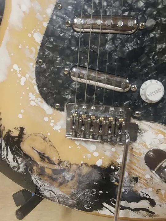 Guitarra personalizada - Foto 2