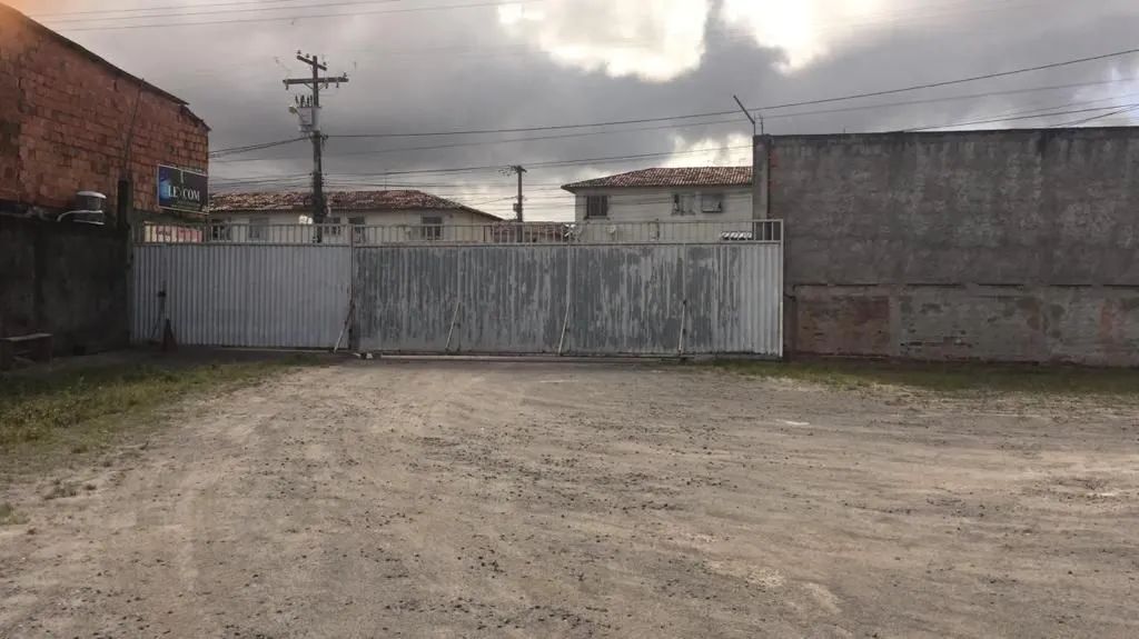 Alugo galpão no limoeiro 