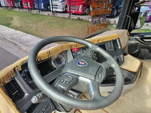 Scania R 450 6x2 Highline Ano 22 Euro 5 Painel TFT Geladeira e.e 3.35 freio a tambor Top - Foto 10