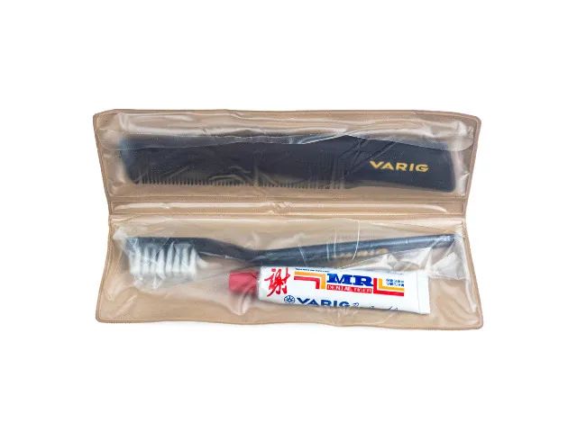 VARIG - Kit de Higiene - Pente e escova de dentes