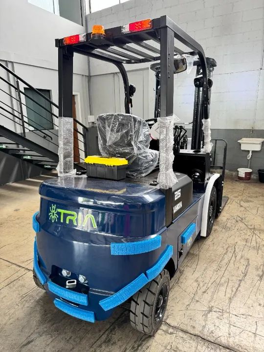 EMPILHADEIRA ELETRIA TRIA - Foto 4