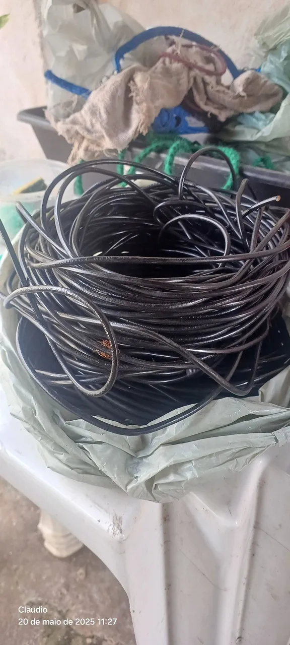 Fiação elétrica em rolo