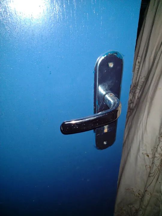 Porta de madeira azul - Foto 3