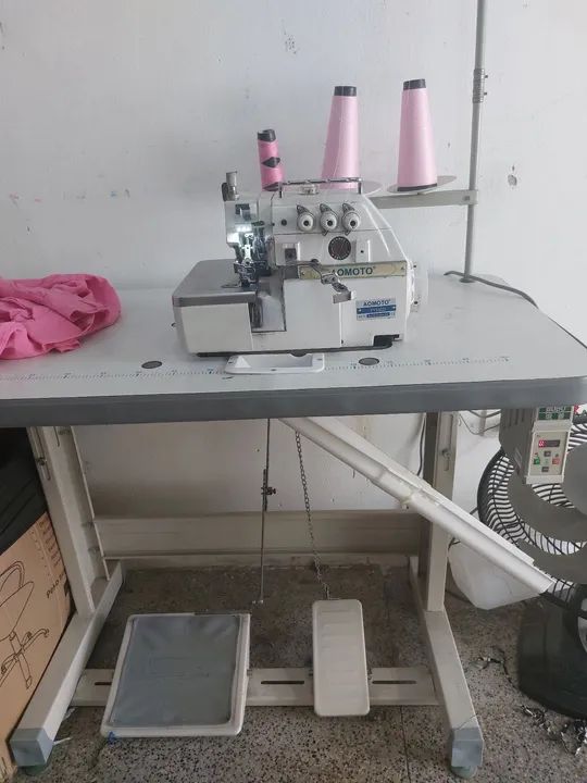 Maquina de costura  - Foto 2