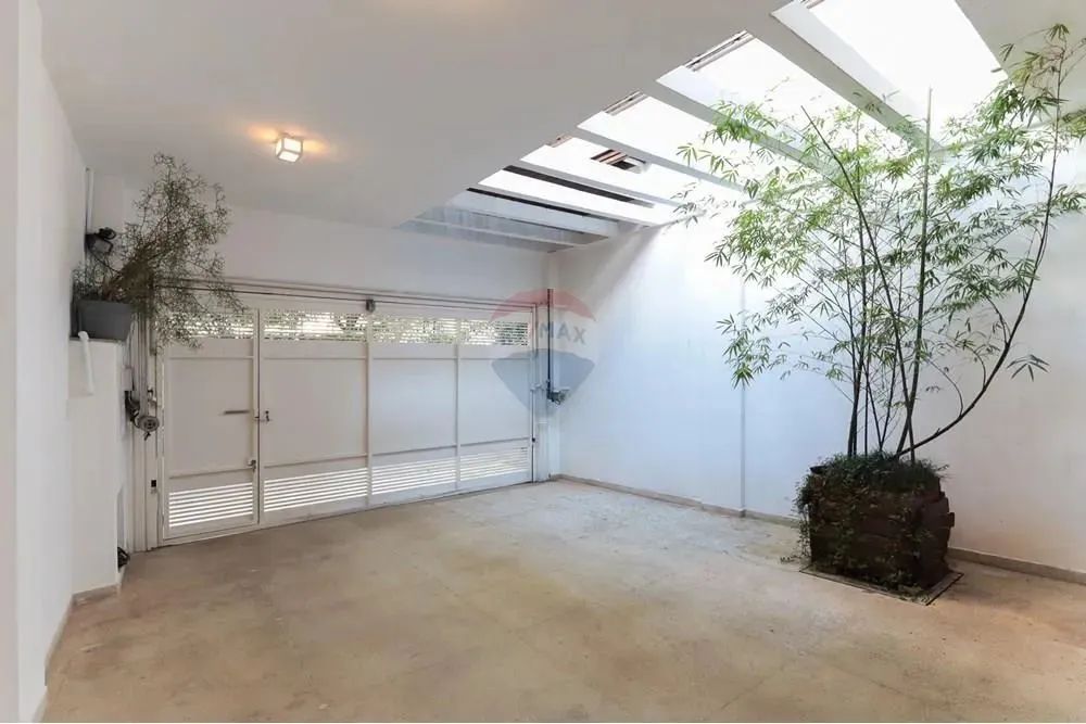 Casa com 2 dorm, 1 suíte (+ 1 dorm/ateliê), Lareira, Solarium e Quintal / 2 Vagas / 155 m² - Foto 2