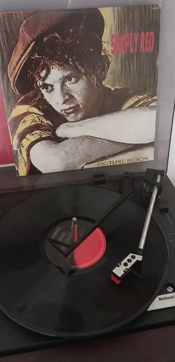 Lp Simply Red - Picture Book