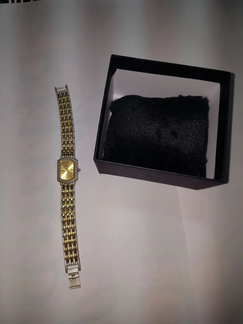 Relógio Dourado Feminino Elegante - Foto 2