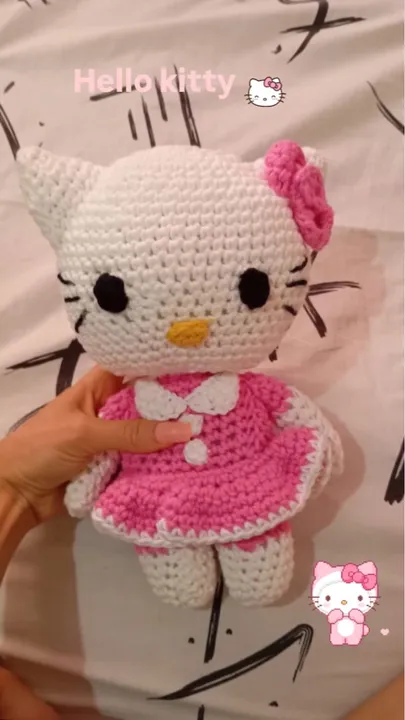Boneca Hello Kitty em crochê