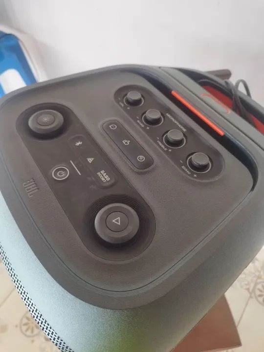 Caixa de som JBL Partybox Stage 320 com luzes e Bluetooth - Foto 5