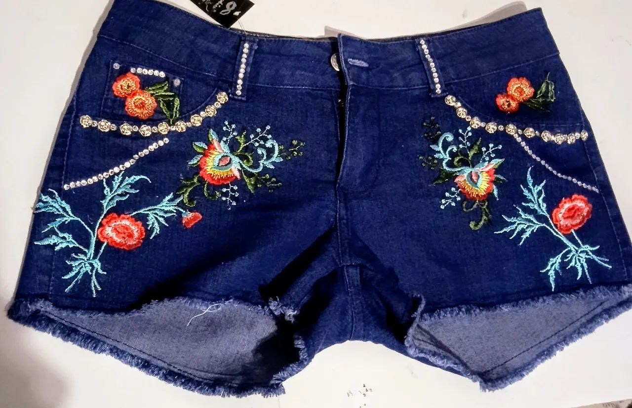 Shorts Jeans Bordado Azul Floral - Foto 2