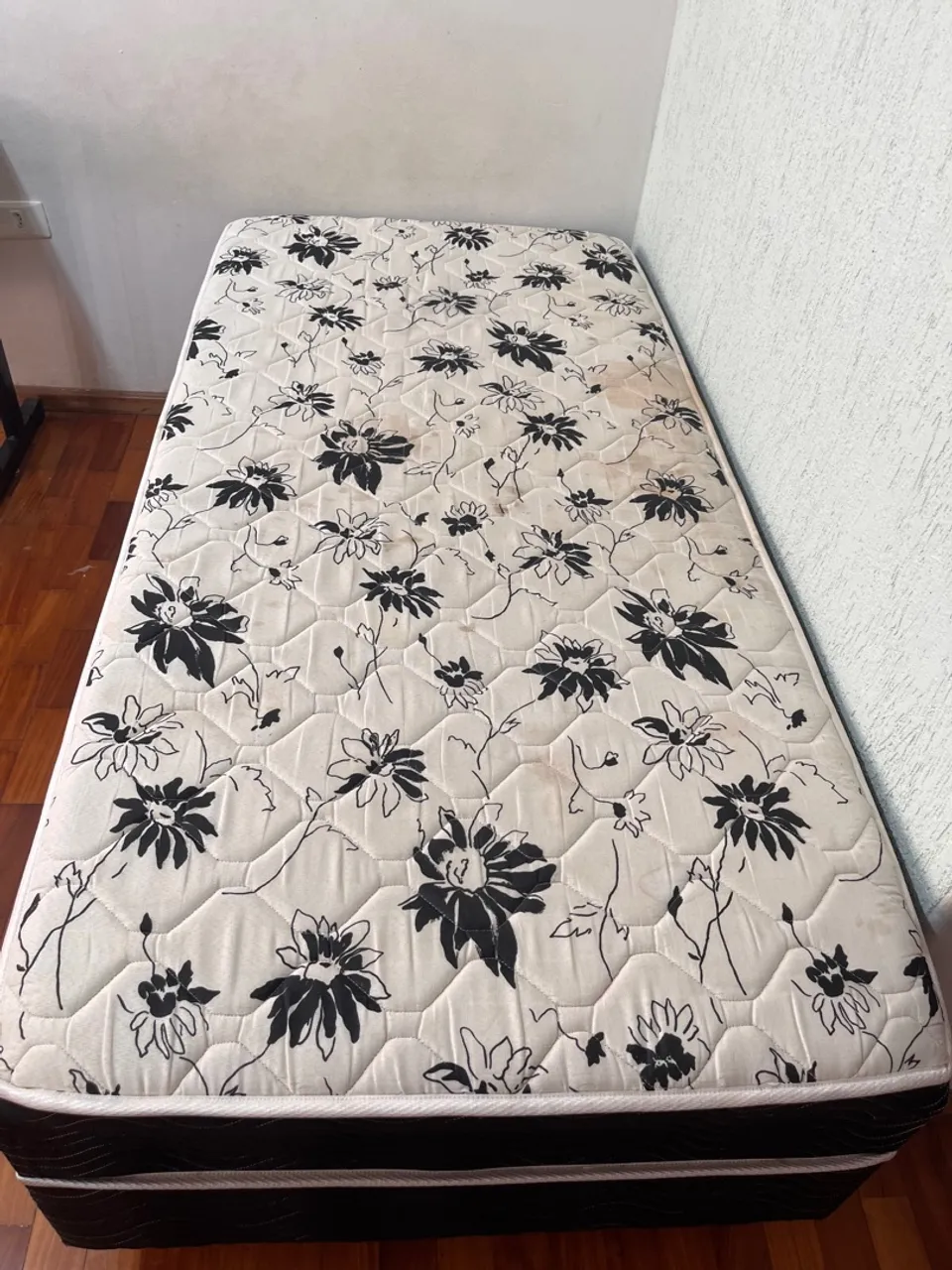 Colchão de solteiro floral